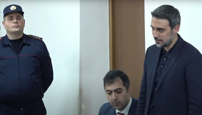 Миниатюра новости: «Արդյո՞ք «մոլոտովի կոկտեյլ» օգտագործողը խաղաղ ցուցարար է»․ Արամ Վարդևանյան