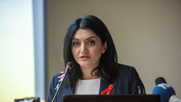 Миниатюра новости: Լենա Նանուշյանի սև սիրտն ու վարդագույն պոդքաստը. Անուշ Պողոսյան