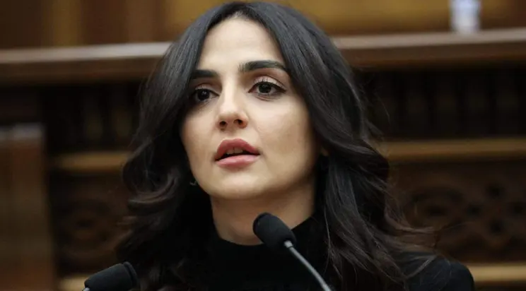 Миниатюра новости: «Քննադատելի էր, բայց դա մեր ներքին գործն է». Ալխաս Ղազարյան