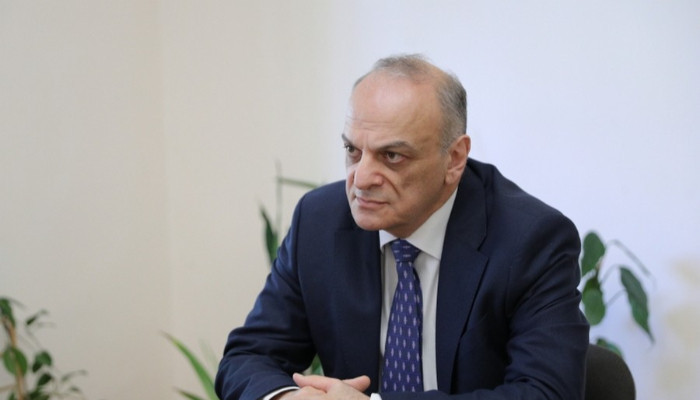 Миниатюра новости: «Մեղրին տվող էլ լիներ, վերցնողը չկար ու չեղավ»․ Արման Մելիքյան